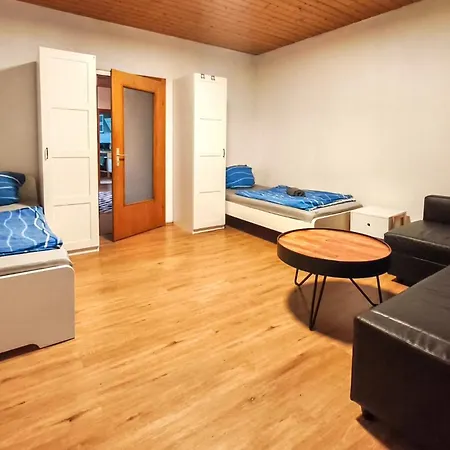 Worker's In Apartament *