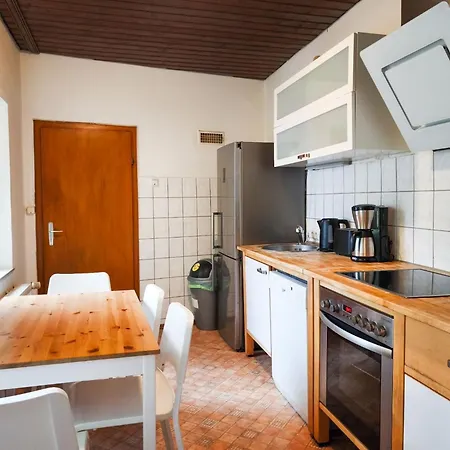 Worker's In Apartament *